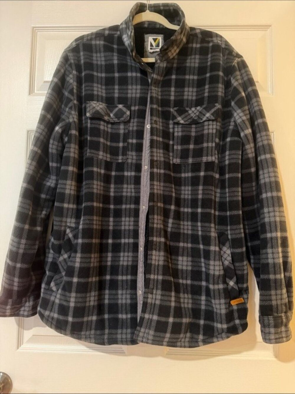 Voyager Mens 2XL Plaid Flannel Shirt Jacket With Sherpa Lining Black & Gray Snap